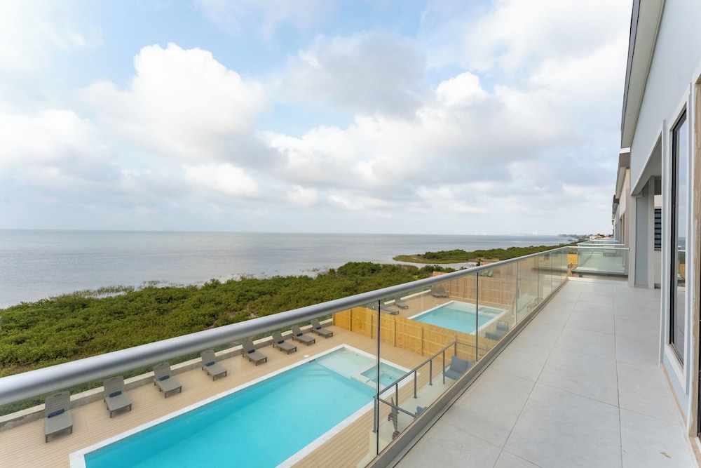 Spacious Bay