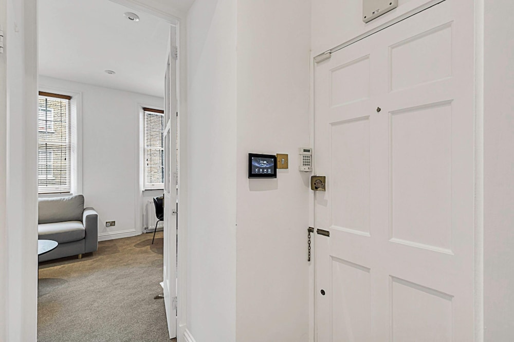A One-bedroom Apartment Situated In Central London