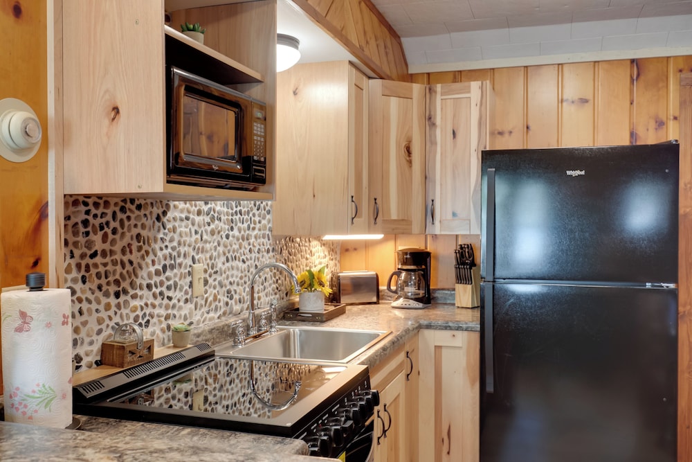 Dock + Views: Wooded Cabin on South Twin Lake