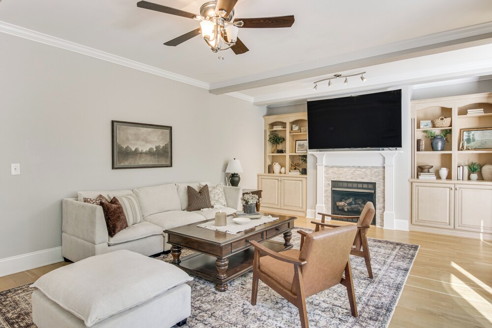 Boat Dock & Movie Theater: Lake Wylie Retreat!