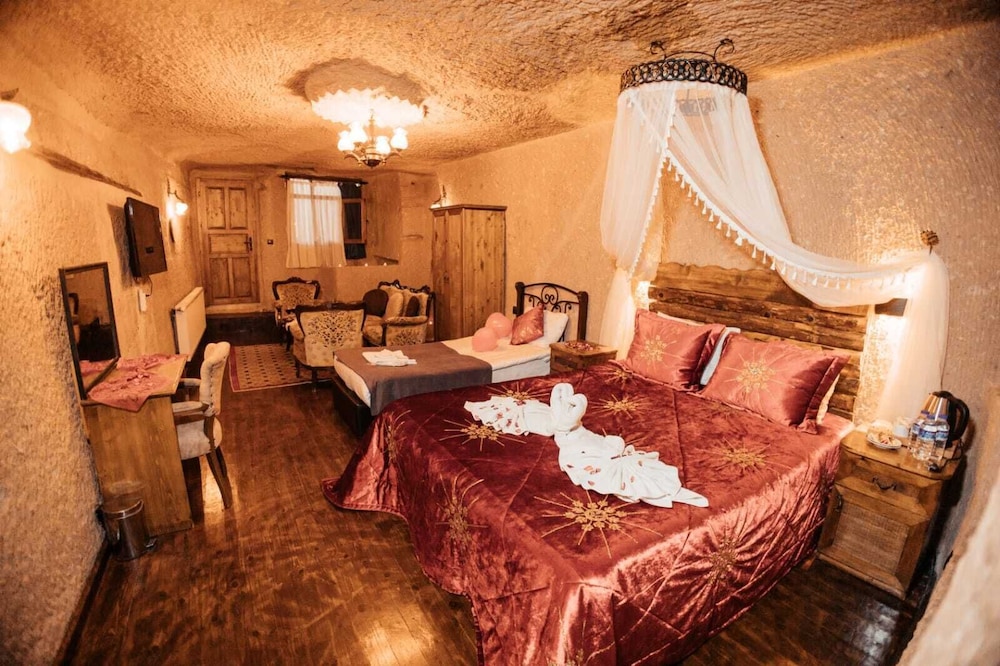 7 Oda Kapadokya Cave House