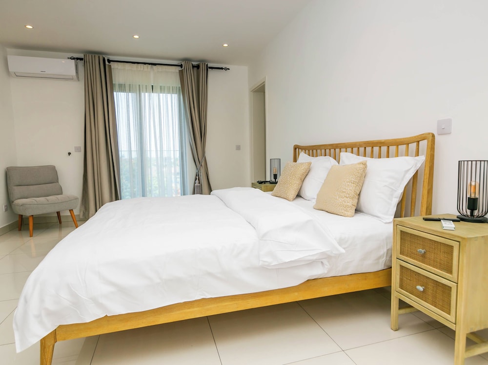 Snug three-bedroom Unit