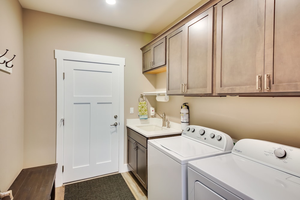 Sandpoint Vacations - Modern Sandpoint Home w/ Lake Pend Oreille View! - Property Image 1