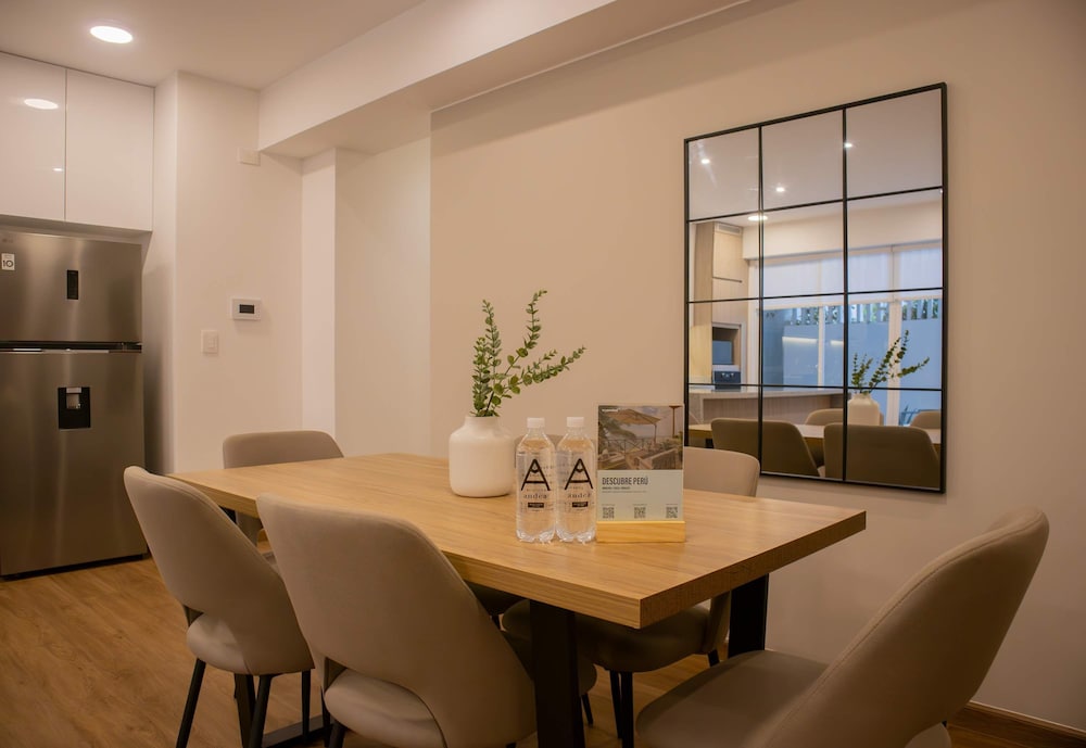 w Chic 2BR w Indoor Terrace in Miraflores