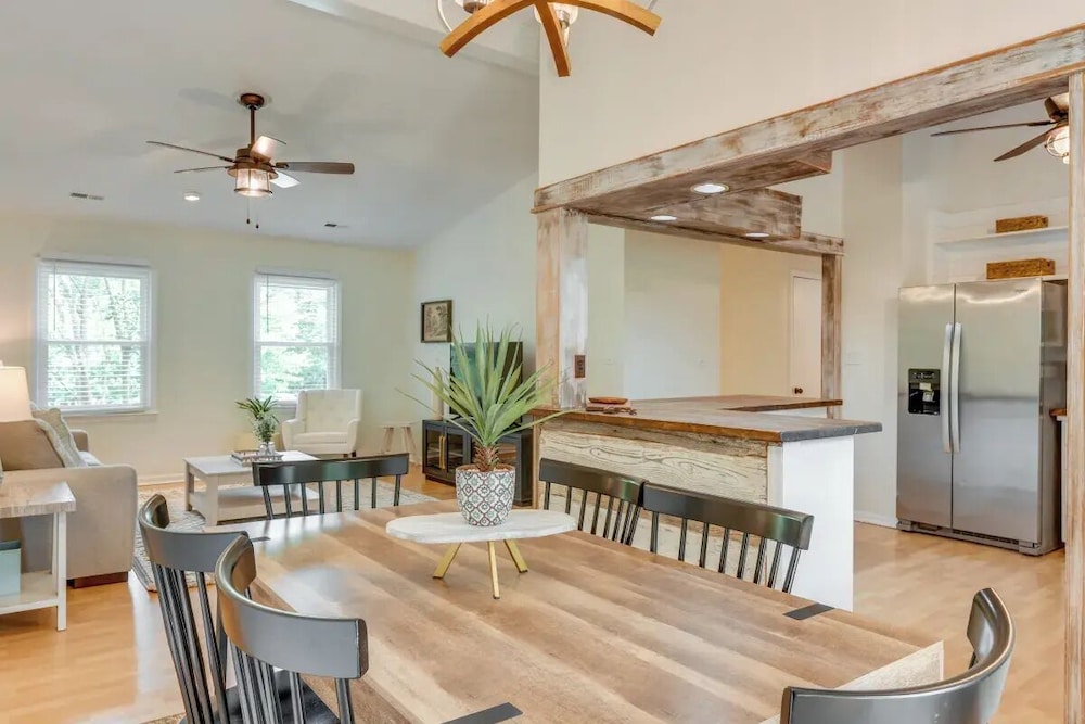 Pet-Friendly Lake Norman Retreat