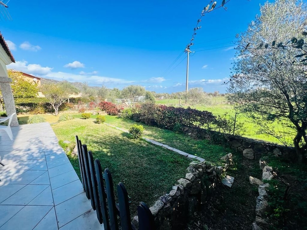 Casa Vacanza L'alzoni view 3