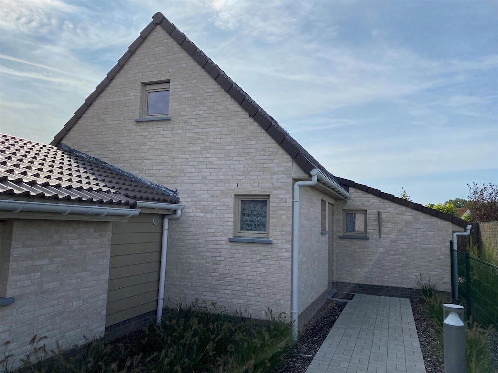 Beautiful Polder House Near Koksijde