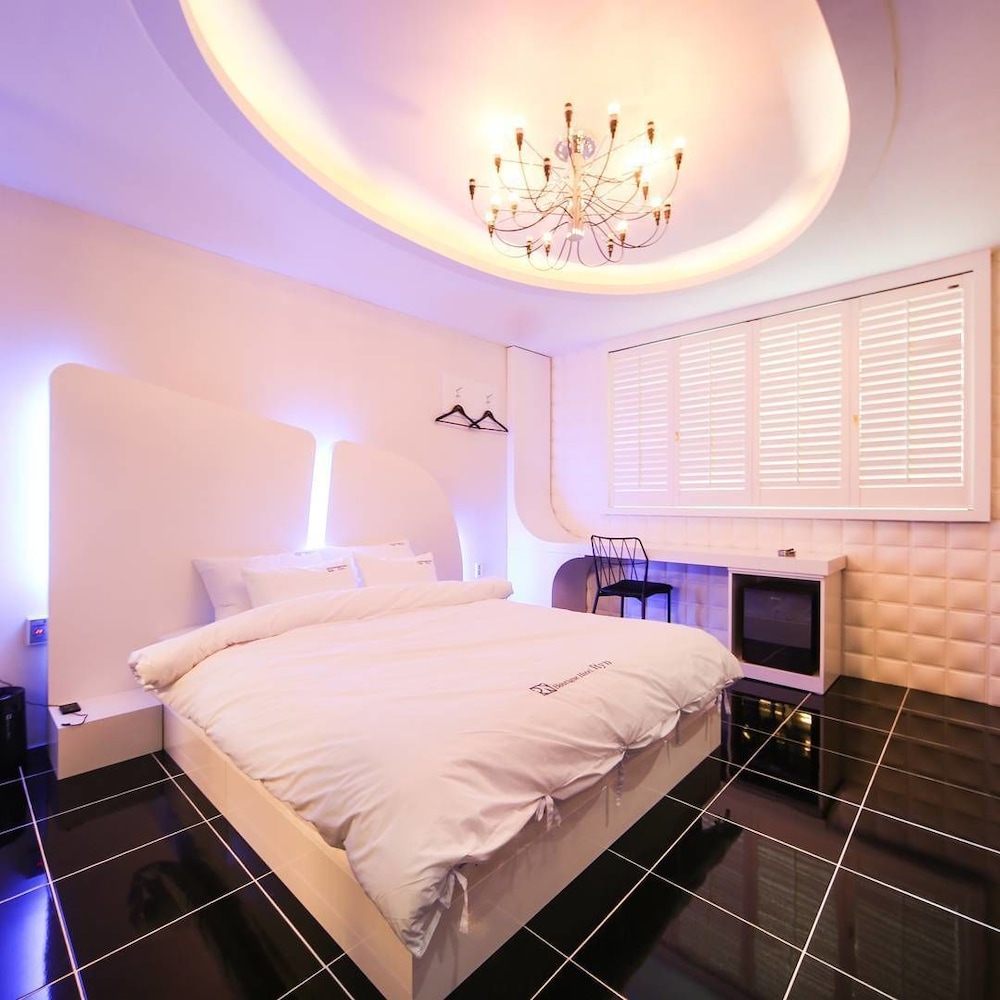 Ryn Boutique Hotel view 5