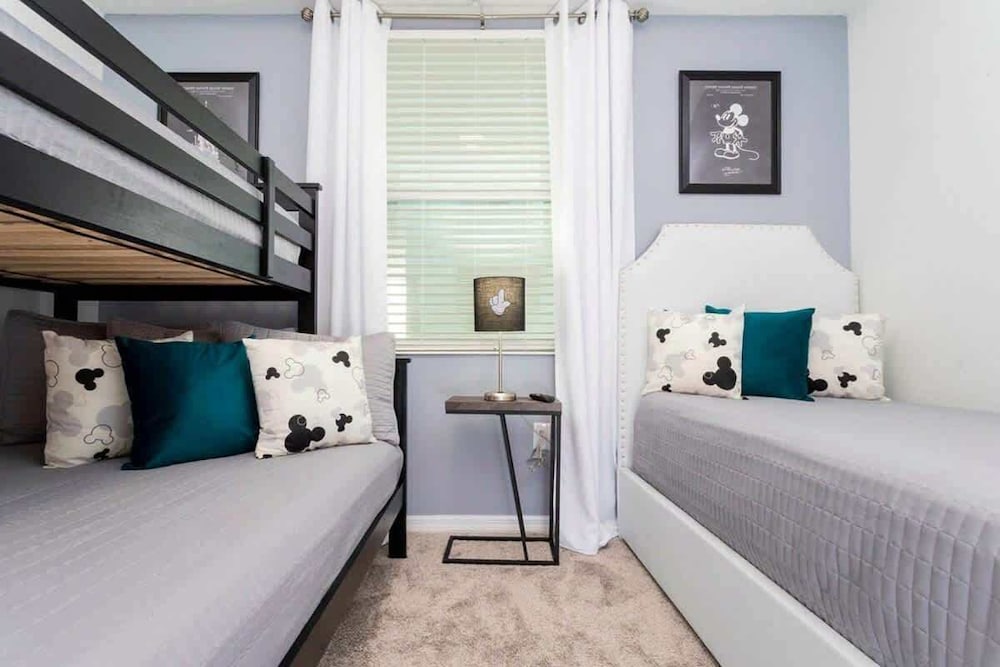 Lake View Resort Condo w Lazy River Near Disney