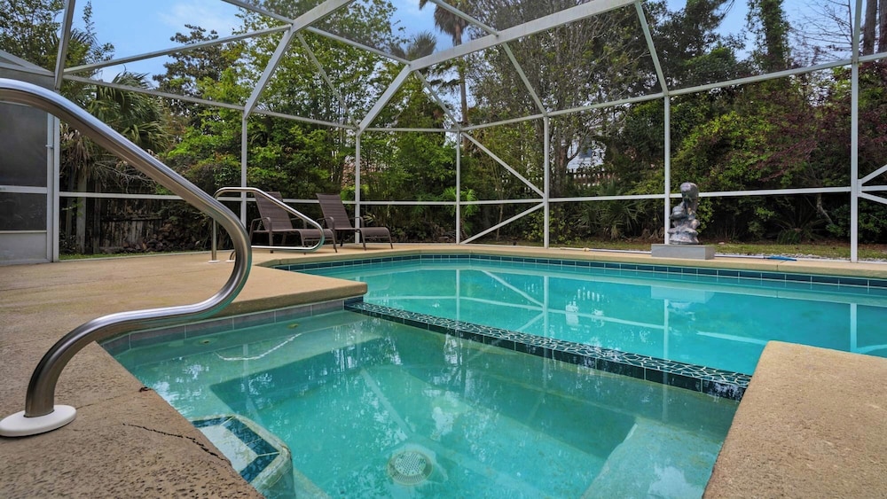 Spacious Retreat w/ Private Pool, Spa, Fireplace + Attraction Tickets!
