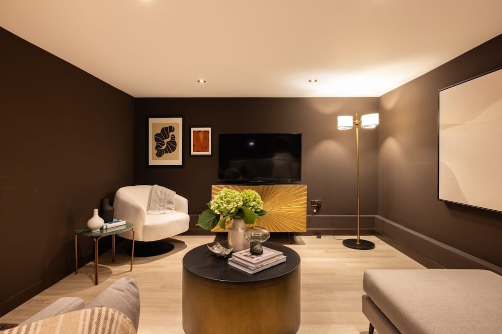 The Tyrwhitt Road Place - Lovely 2bdr Flat With Garden