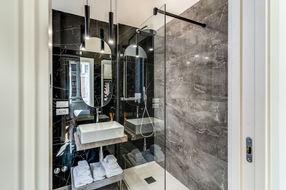 Arenula Suites
