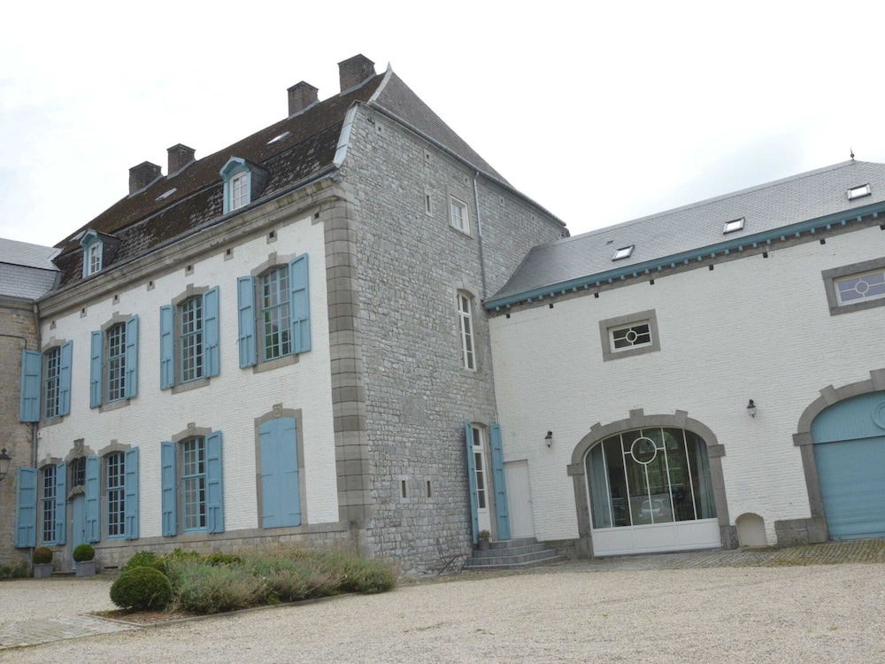 Luxurious Castle in Marchin With Infrared Sauna