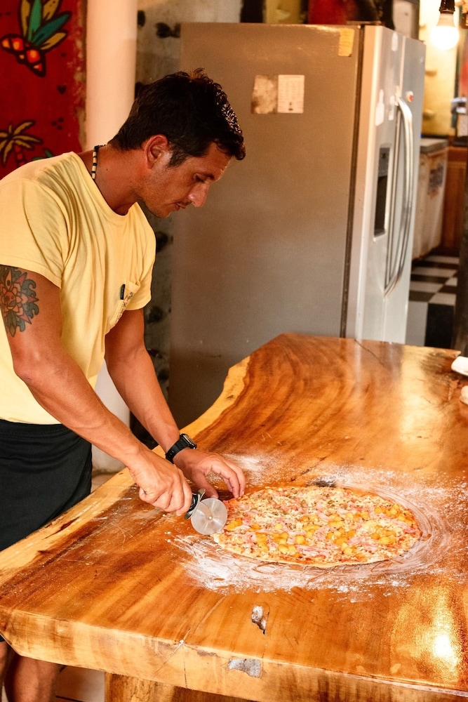 La Facha Hostel Restaurant Surf