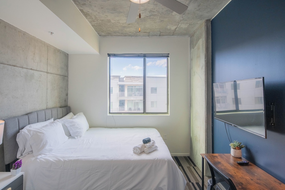 ROVE LIVING/KL - Roosevelt Point