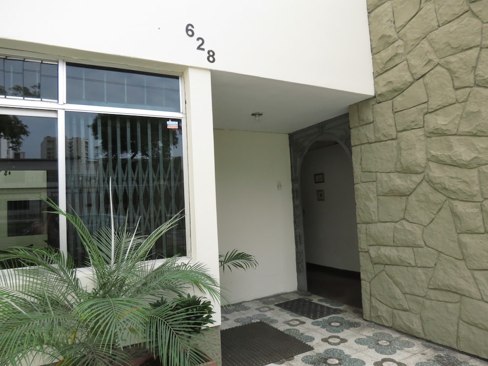 Miraflores Inn