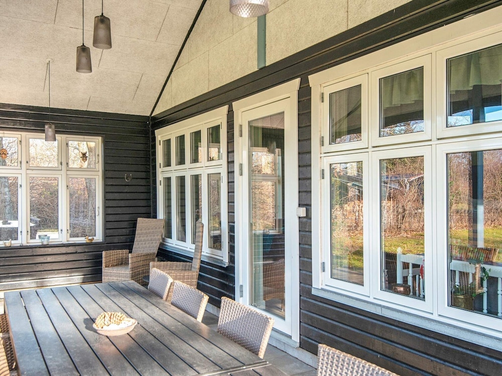 6 Person Holiday Home in Glesborg