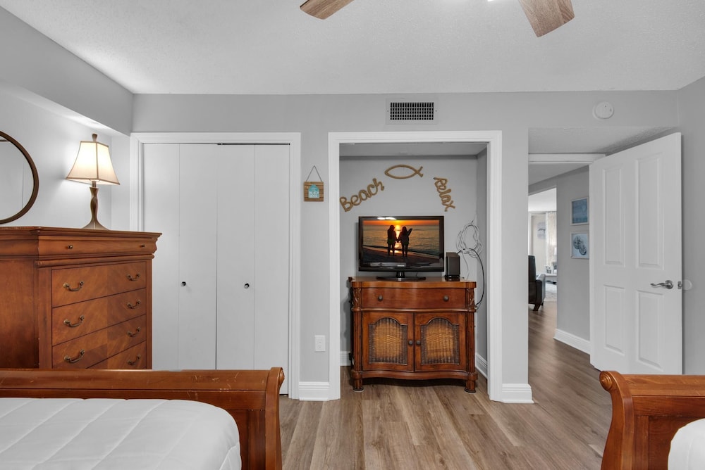 Shoreline Towers 3094