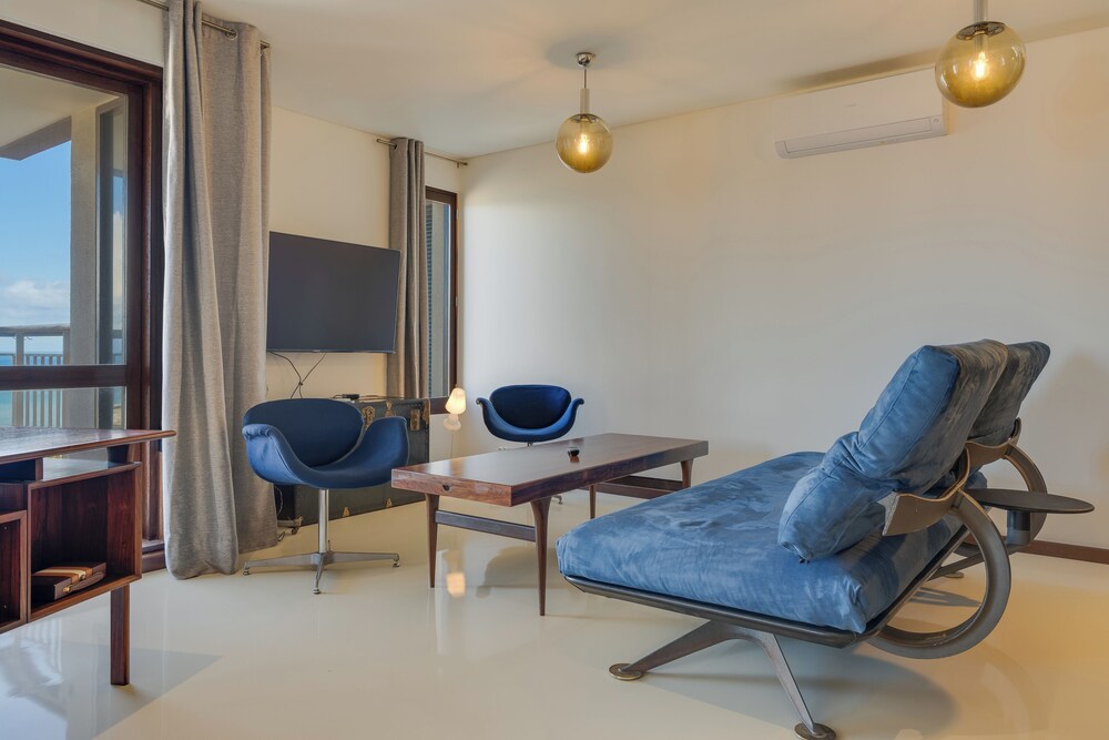 Carlos Apartment