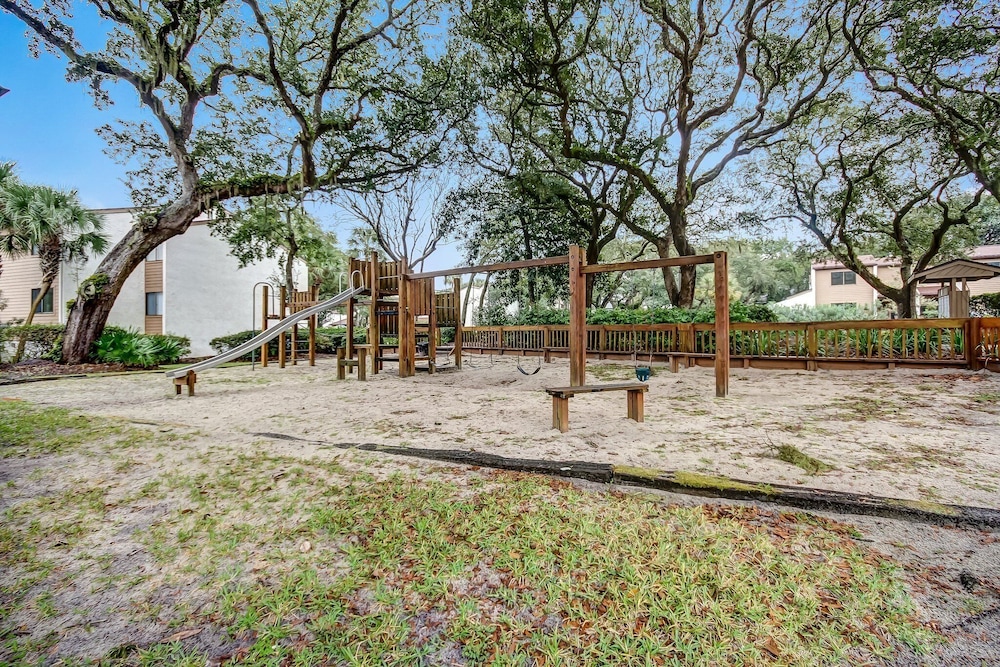 2585 Forest Ridge 2 Bedroom Condo