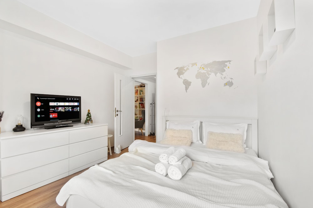 One Bedroom with Mountain View view 2