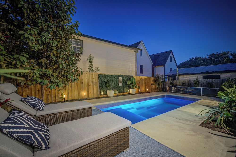 New Build, Private Pool, Near Pearl/riverwalk