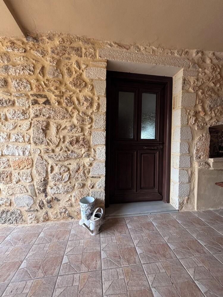 Electra Stone Suite