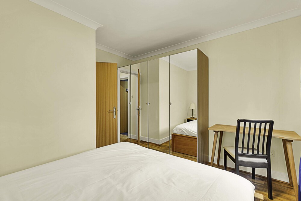 Charming Centrally Located Wimbledon Flat