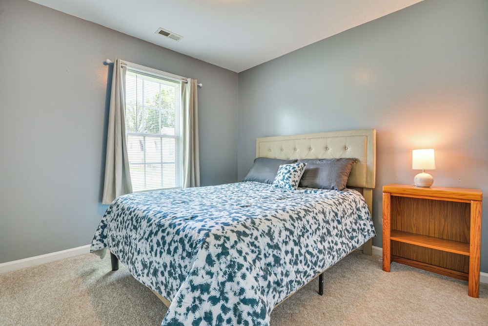 < 4 Mi to Dtwn Greensboro: Renovated Home w/ Yard!
