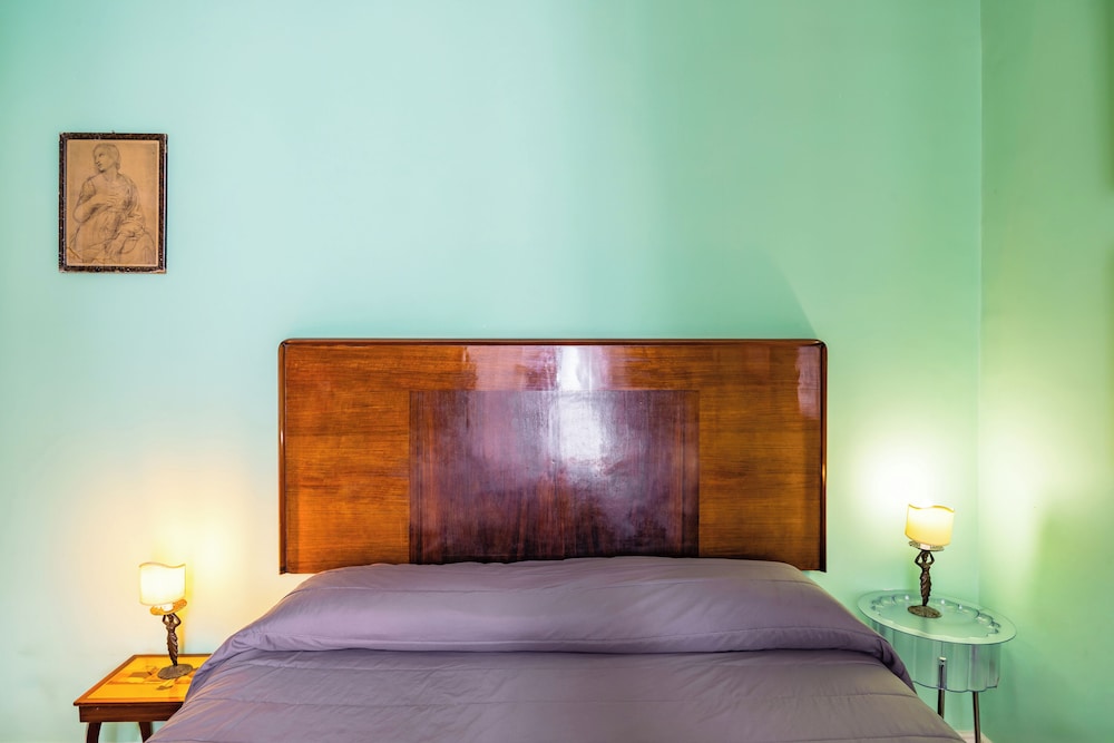 Cavour Art and Museum Flat by Napoliapartments