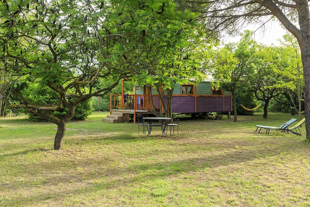 Domaine de Rhodes - Locations de Vacances / Vacation Rentals
