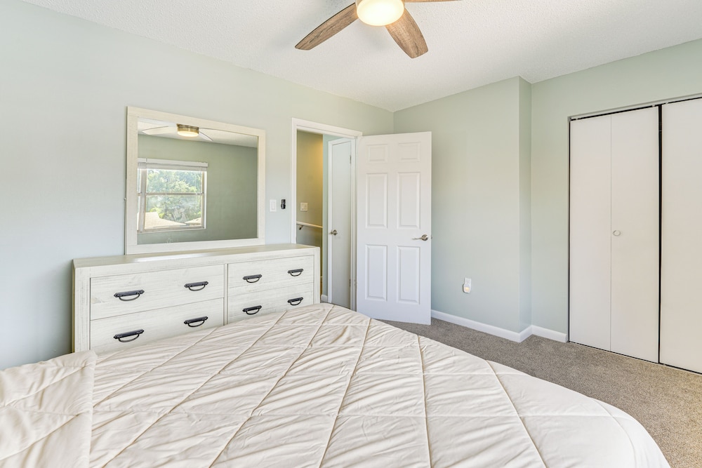 2 Mi to State Park: Dog-friendly Niceville Home