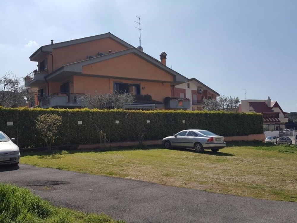 Aurelia Garden Gold Bed & Breakfast