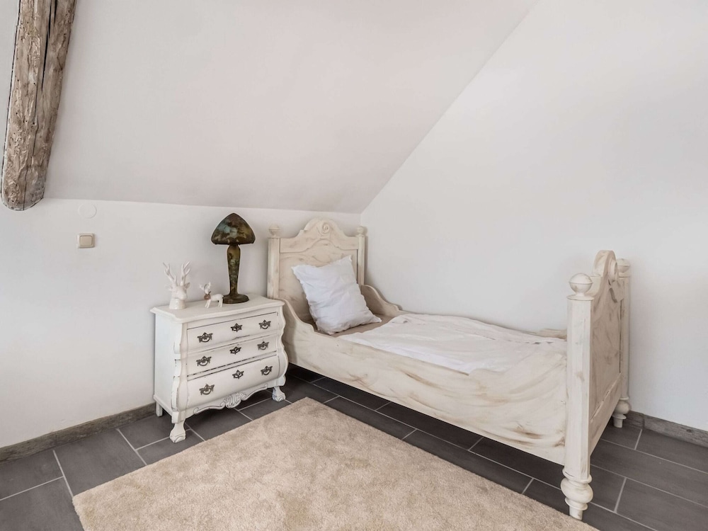Luxurious Holiday Home With a Nice Private Garden