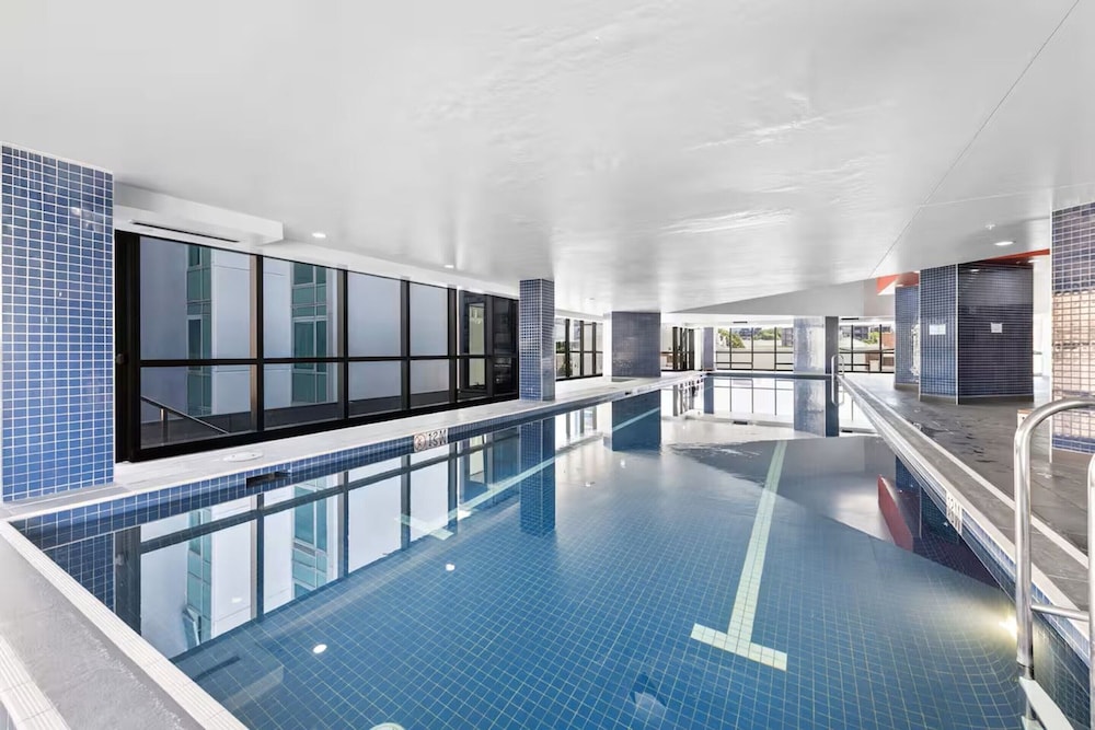 Stunning River View 2-bed With Pool