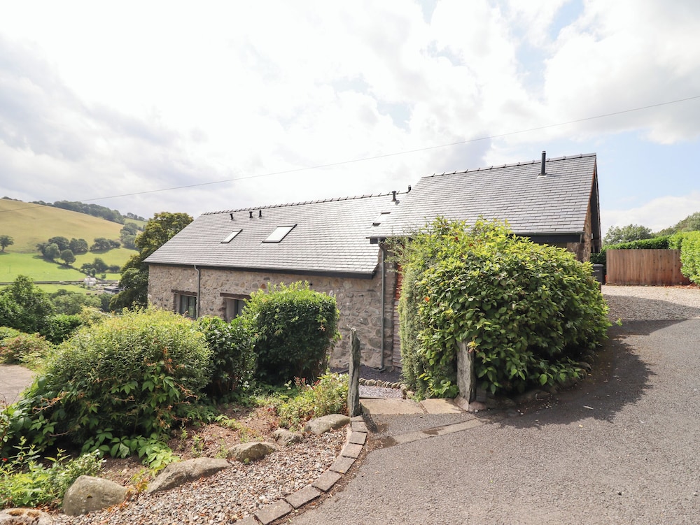 Ysgubor Tyddyn Isaf