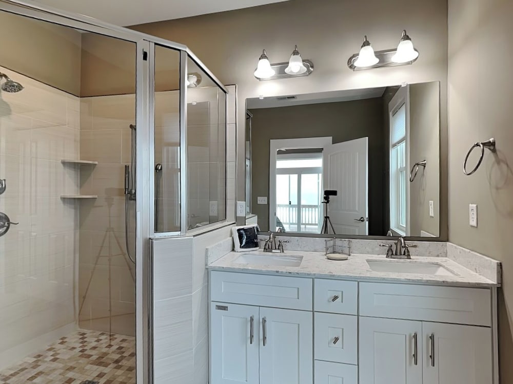Sunshine Daydreams by Topsail Realty
