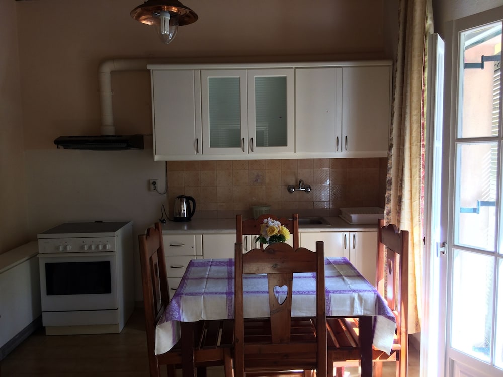 Avra Paradise Aparthotel