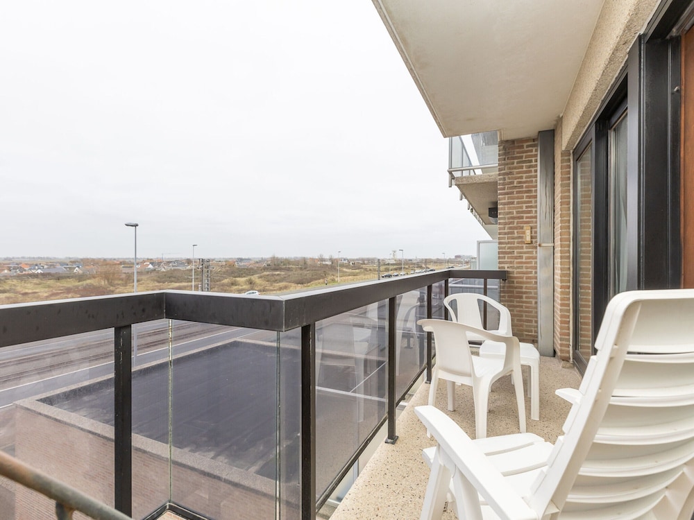 Apartment With sea View and Sunny Terrace