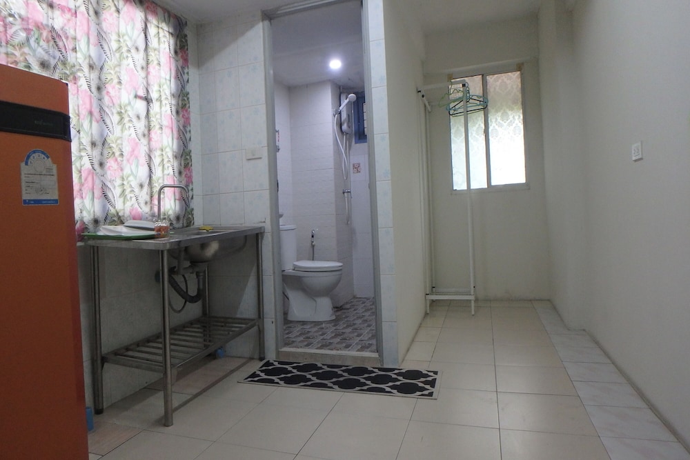 Rama 3 Sunrise Hostel