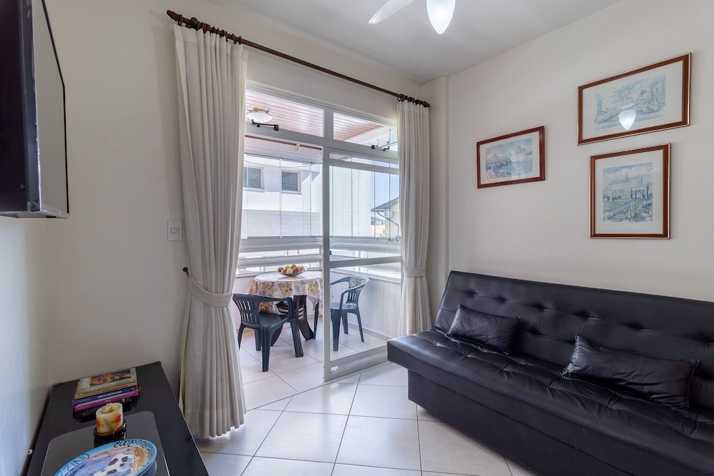 Beautiful apt 2 Minutes From Canas Beach Rsa025