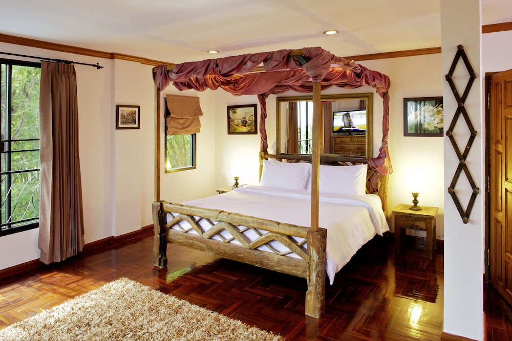 Thara Bayview Villa