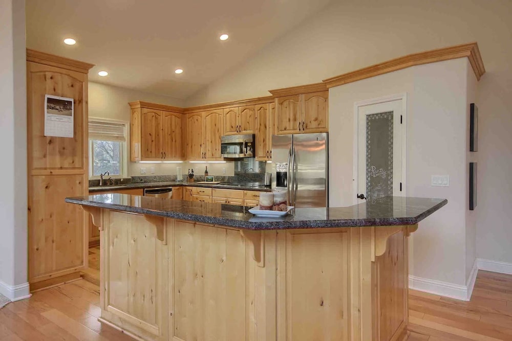 Red Tail Retreat in Mariposa