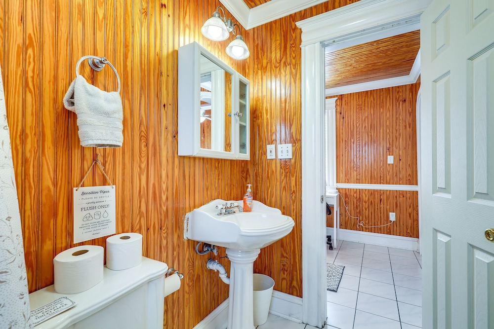 Pet-friendly Tampa Home: 2 Mi to Downtown! view 5