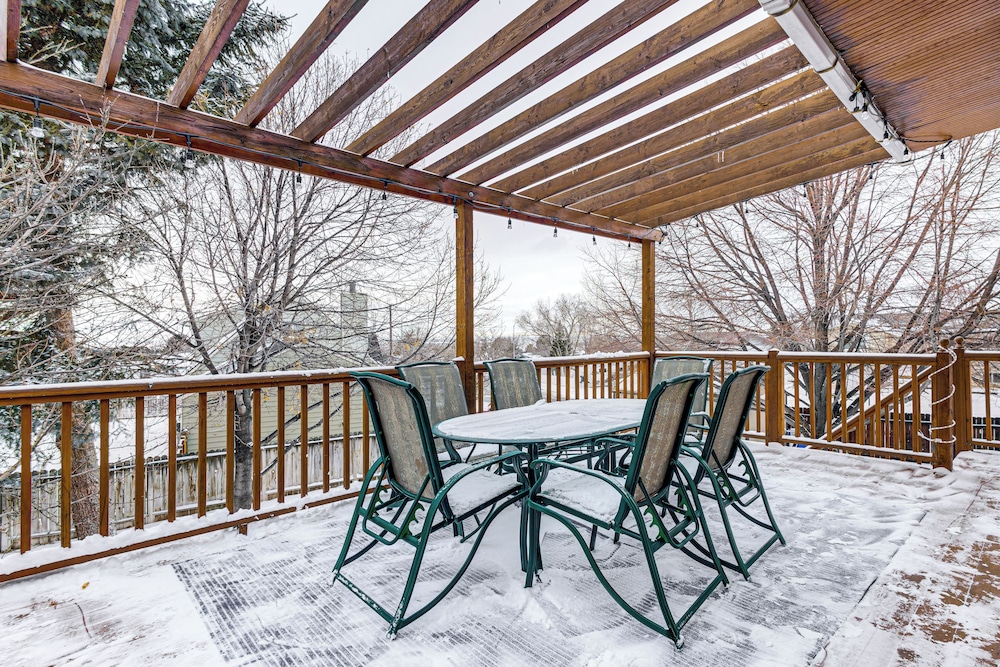 Fenced Yard, Patio: Family-friendly Pocatello Home