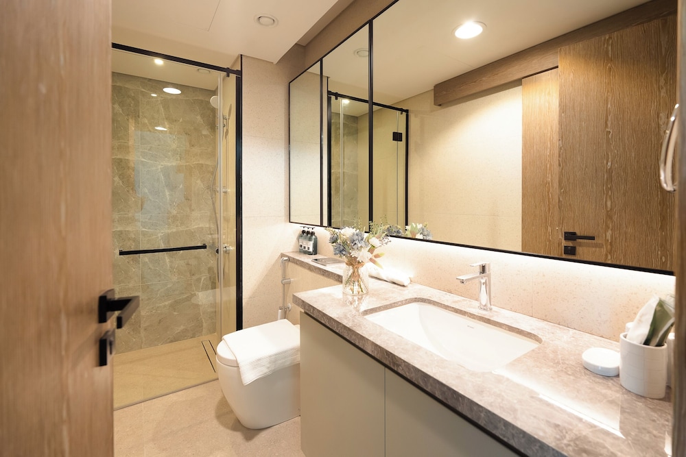 KeyRock Living - Golf Gate Apartment