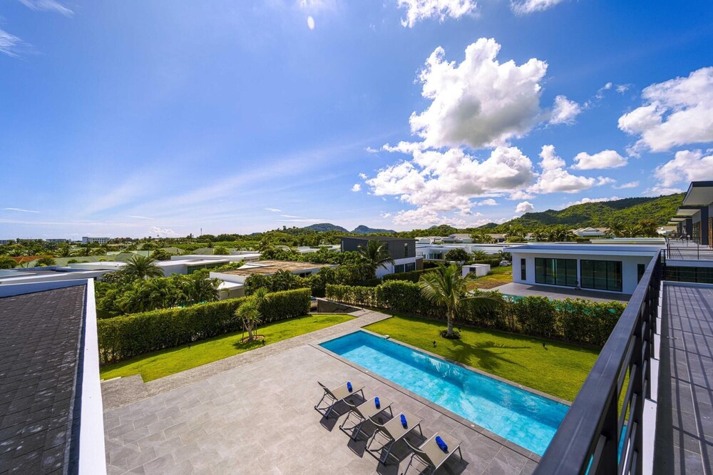 Luxury 5 Bedroom Pool Villa KH-C1