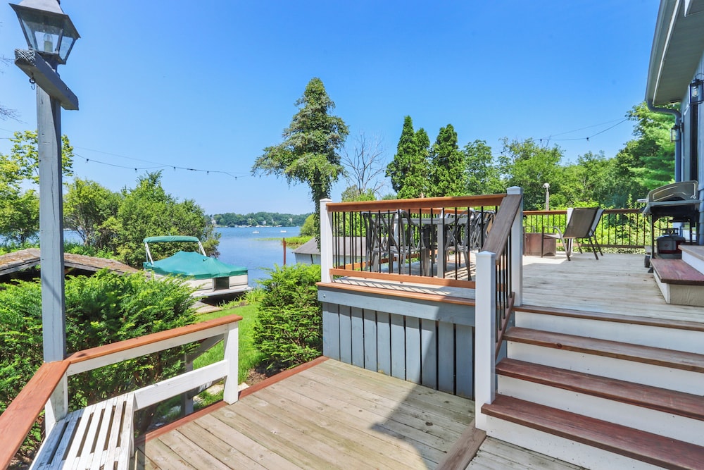 < 1 Mi to Boat Ramp: Lakefront East Troy Cottage