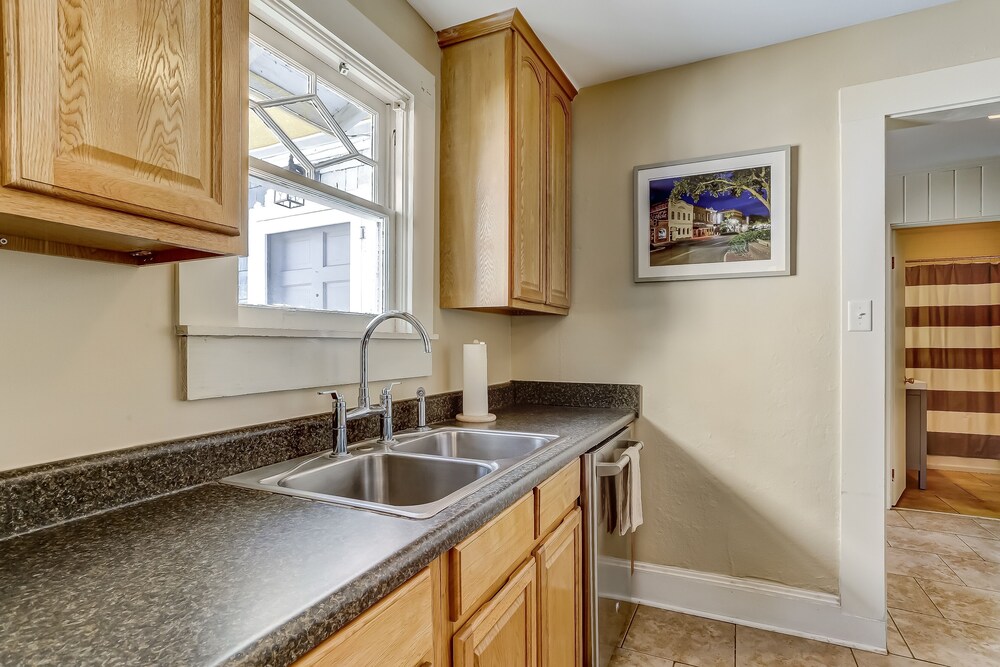 Newly Renovated Home in Downtown Fernandina Beach, A Block Away from Centre Street by RedAwning view 2
