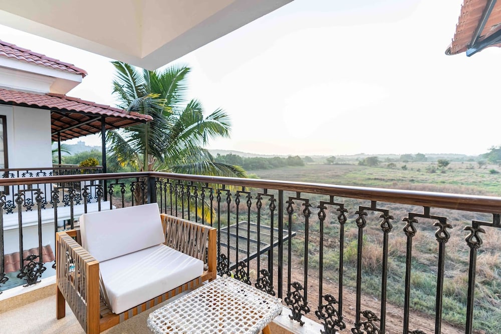 Luxury 4bhk Pool Villa - Sunset View